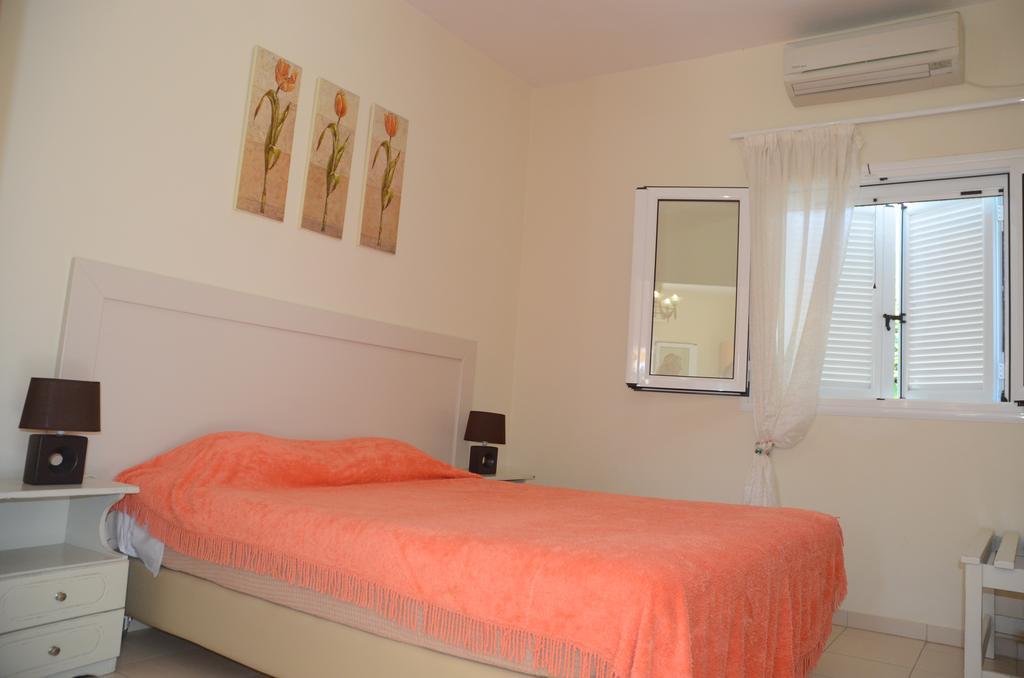 Dion Zois Apartment Finikounta Exterior photo